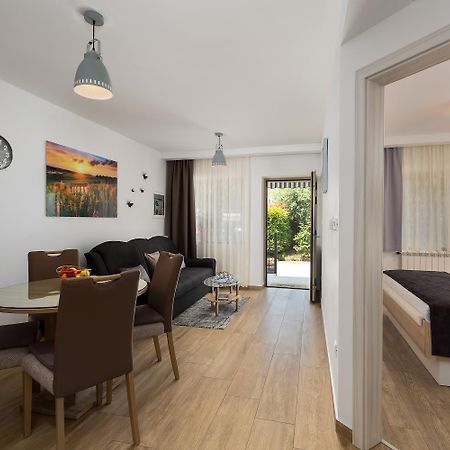 Apartman Angolo Verde Vizinada Ngoại thất bức ảnh